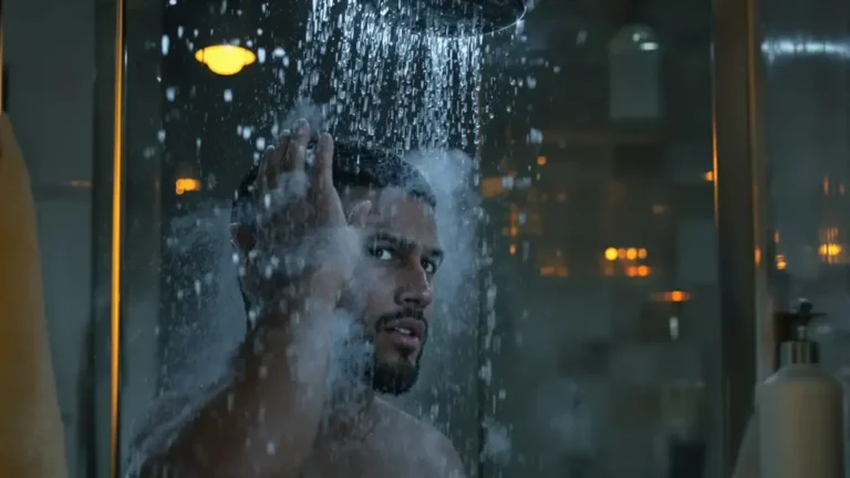 Een specifiek temperatuurbereik onder de douche bevordert bacteriegroei