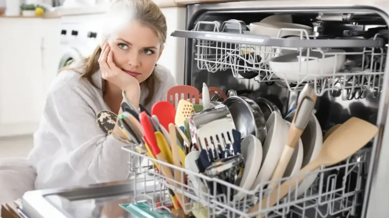 Sommige voorwerpen in de vaatwasser doen meer kwaad dan goed en vormen zelfs een gezondheidsrisico.